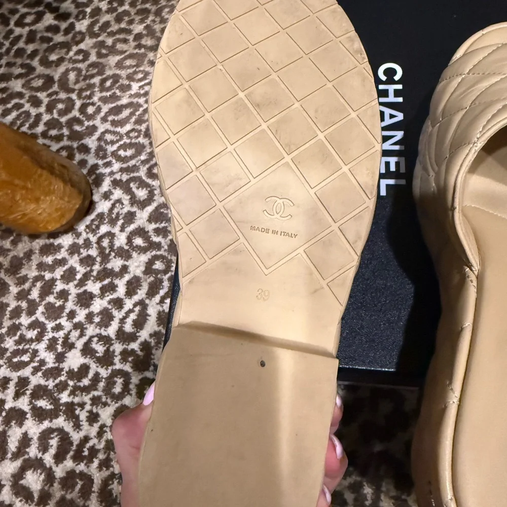 Chanel Tan Quilted Women's Sandals size 9 - Picture 5 of 10
